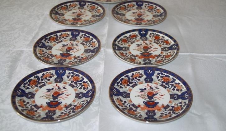 Zes imari gebaks bordjes. 30,00 euro of doe bod., Antiek en Kunst, Antiek | Servies los, Ophalen of Verzenden