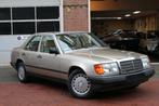 Mercedes-Benz 300E (W124) - Lage KMstand/Wegenbelastingvrij, Auto's, Automaat, 188 pk, Achterwielaandrijving, Beige