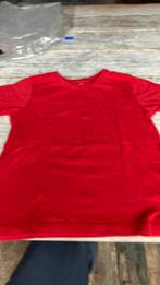 Rood shirt maat 122, Overige typen, Jongen of Meisje, Ophalen of Verzenden, Zo goed als nieuw