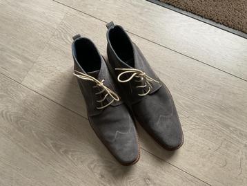 ZGAN. HOGE HEREN SCHOENEN VAN MANFIELD MAAT 44 beschikbaar voor biedingen
