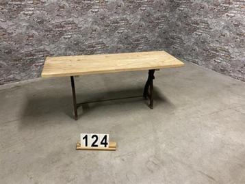 Industriële houten tafel nr124 beschikbaar voor biedingen