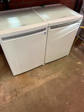 Jong gebruikte koelvriescombinaties beschikbaar voor biedingen