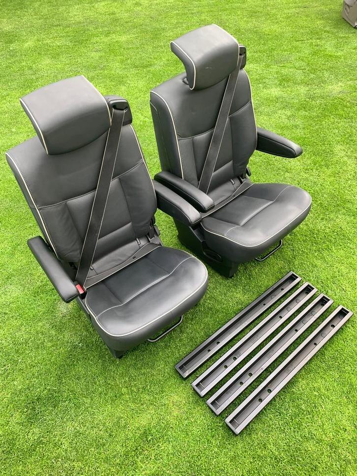 2 Stoelen met rails en isofix zelfbouw Camper,Bus,Cabine,., Caravans en Kamperen, Camper-accessoires, Zo goed als nieuw, Ophalen