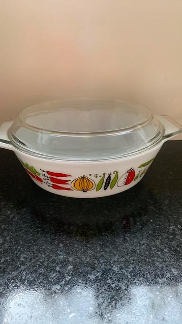 Vintage zgan pyrexVuurvaste JAJ  Ovenschaal m deksel ja 60 beschikbaar voor biedingen