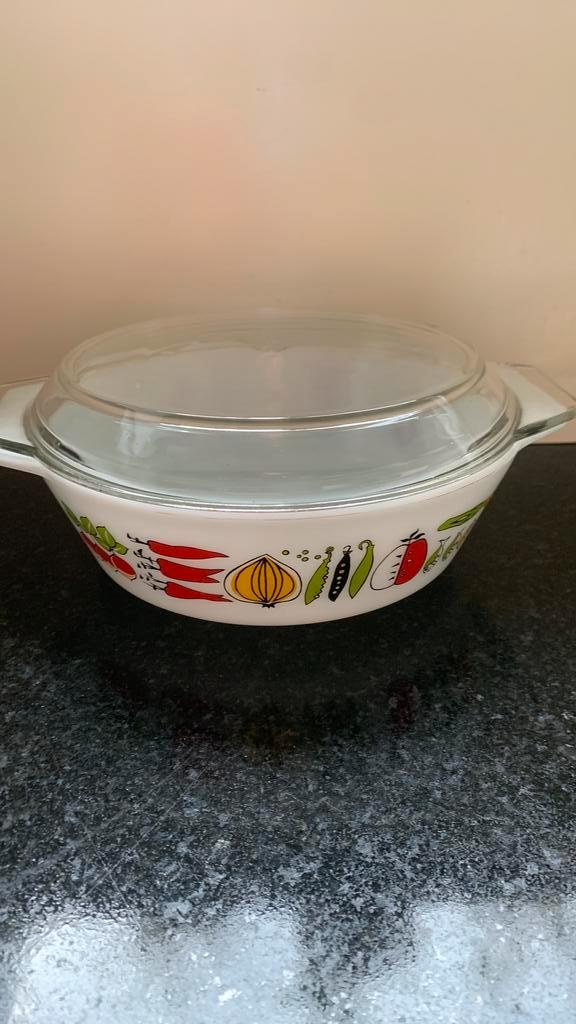 Vintage zgan pyrexVuurvaste JAJ  Ovenschaal m deksel ja 60, Antiek en Kunst, Antiek | Schalen, Ophalen of Verzenden