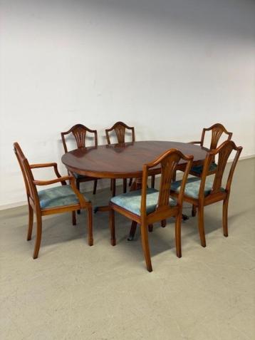 Engelse eethoek in taxus beschikbaar voor biedingen