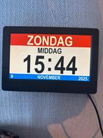 Senioren bejaarden ouderen dementie digitale  klok., Huis en Inrichting, Woonaccessoires | Klokken, Ophalen of Verzenden, Zo goed als nieuw