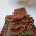 Minnetonka, Ophalen of Verzenden, Zo goed als nieuw, Zwart, Sneakers of Gympen