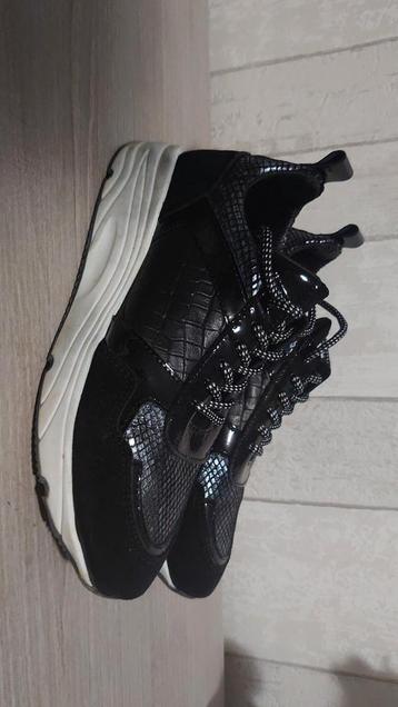 Sneakers dames beschikbaar voor biedingen