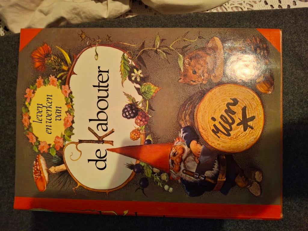 Boek Uit het leven van de kabouter, Rien Poortvlied, Ophalen of Verzenden, Gelezen