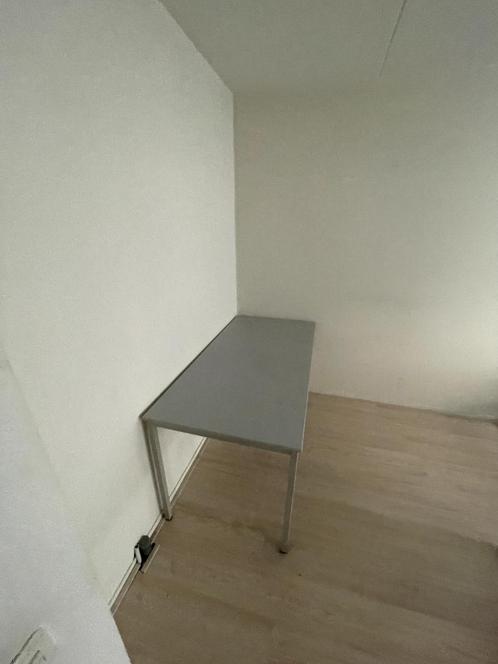 Bureau - 150 cm x 80 cm, Huis en Inrichting, Bureaus, Zo goed als nieuw, Bureau, Ophalen of Verzenden