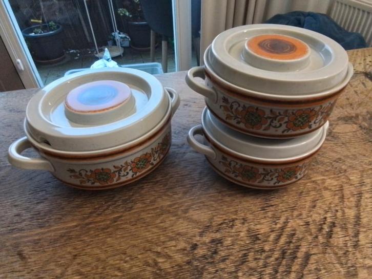 3 porseleinen dekschalen, Huis en Inrichting, Keuken | Keukenbenodigdheden, Ophalen