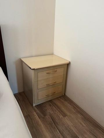 2 Nachtkastjes - Set! beschikbaar voor biedingen