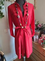 Jurk rood met zakken maat l stretch travelstof  CVRD, Kleding | Dames, Ophalen of Verzenden, Zo goed als nieuw, Rood, Boven de knie