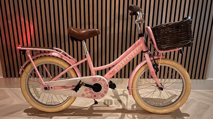 Roze SuperSuper Cooper 18 inch meisjesfiets, Fietsen en Brommers, Fietsen | Meisjes, Zo goed als nieuw, 18 inch, Handrem, Ophalen
