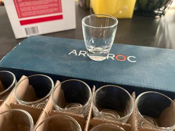 Arcoroc Shotglaasjes - Set van 24 Vintage Glaasjes beschikbaar voor biedingen
