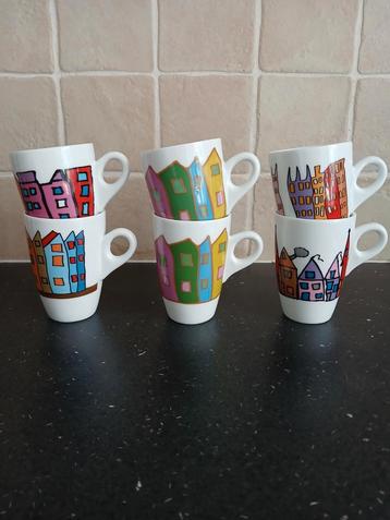 Yong koffiemokje type huisjes met mooi massief oor beschikbaar voor biedingen