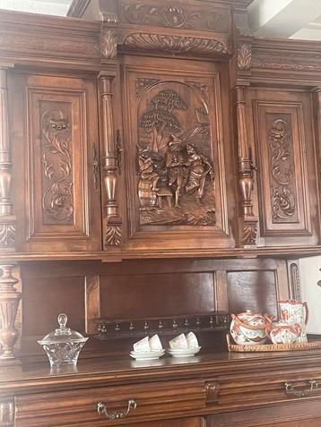 Franse Jachtkast met prachtig mooi houtsnijwerk. beschikbaar voor biedingen