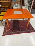 Eettafel 110 bij 110 voor €30,-, Huis en Inrichting, Tafels | Eettafels, Ophalen, Gebruikt, 100 tot 150 cm, 50 tot 100 cm