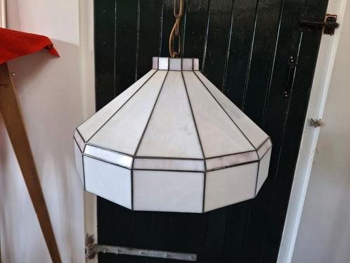 Hanglamp Tiffany stijl - glas in lood - wit met roze rand, Huis en Inrichting, Lampen | Hanglampen, Gebruikt, Minder dan 50 cm
