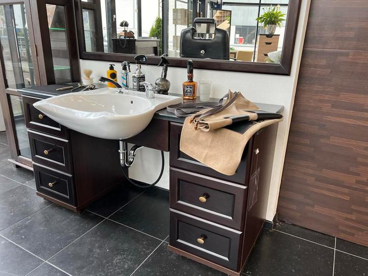 Luxe barbiers / kappers werkstation | Showmodel, Sieraden, Tassen en Uiterlijk, Uiterlijk | Haarverzorging, Zo goed als nieuw