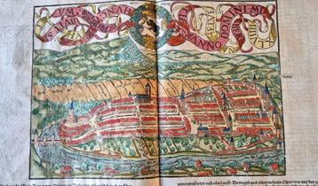 Cosmographiae Universal 1528-1579 8 bladen met  houtsneden beschikbaar voor biedingen