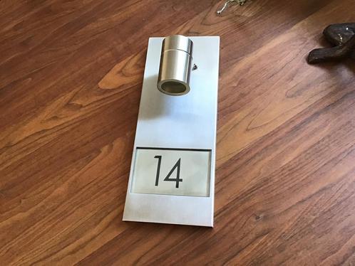 RVS PLAAT HUISNUMMER 14, VERLICHT, 16 x 41 CM., DIK 20 MM., Huis en Inrichting, Lampen | Overige, Zo goed als nieuw, Ophalen of Verzenden