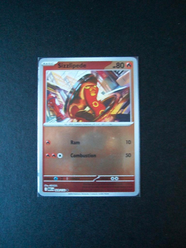 7915. Nieuwe Pokemon Kaart holofoil SIZZLIPEDE HP 80 029/132, Verzenden, Nieuw, Losse kaart, Foil