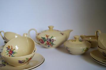 regout theeset compleet theepot 6 kop/schotel bloemen 1941. beschikbaar voor biedingen