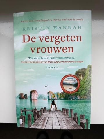 De vergeten vrouwen - Kristin Hannah (als nieuw) beschikbaar voor biedingen