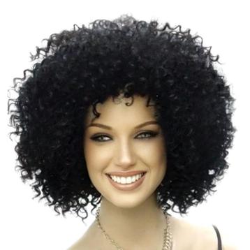 Zwart krullend afro kroes haar kort model beschikbaar voor biedingen