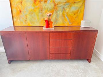 Kersenhouten kleur dressoir beschikbaar voor biedingen