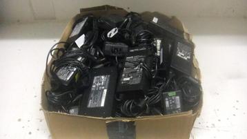 Laptop opladers partij 34 stuks,  2,00 per stuk. beschikbaar voor biedingen