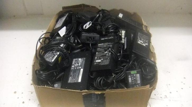 Laptop opladers partij 34 stuks,  2,00 per stuk., Computers en Software, Laptop-opladers, Gebruikt, Ophalen of Verzenden