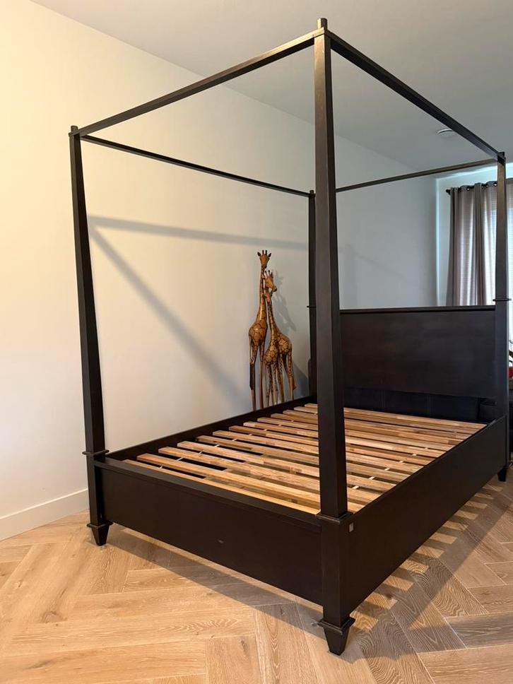 Design houten hemelbed bed 140x200, Huis en Inrichting, Slaapkamer | Bedden, Zo goed als nieuw, Tweepersoons, 140 cm, 200 cm, Hout