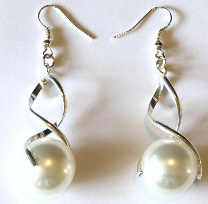 UNIEKE PAREL OORBELLEN in zilver kleurige zetting, Sieraden, Tassen en Uiterlijk, Oorbellen, Nieuw, Hangers, Overige materialen