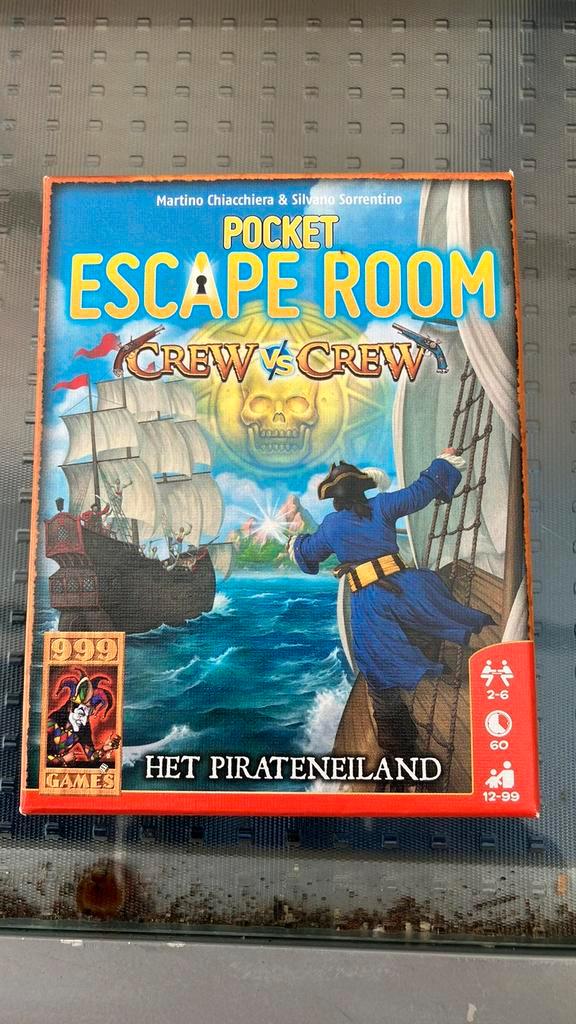 Pocket Escap: Crew vs Crew, Hobby en Vrije tijd, Gezelschapsspellen | Kaartspellen, Zo goed als nieuw, Ophalen of Verzenden