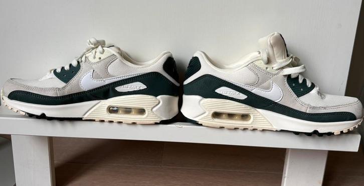 Nike Air Max 90 sneaker sail vintage green white maat 38,5, Kleding | Dames, Schoenen, Zo goed als nieuw, Sneakers of Gympen, Groen