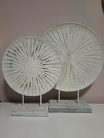 Decoratieve wit/goud metalen ornament op voet, Ophalen of Verzenden