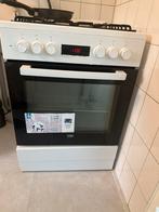 Fornuizen, Witgoed en Apparatuur, Fornuizen, Ophalen, 4 kookzones, Zo goed als nieuw, Gas