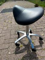 Nette zadelkruk zwart., Huis en Inrichting, Krukjes, Ophalen, Zo goed als nieuw