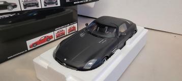 Minichamps 2010 Mercedes SLS 6.3 AMG matzwart beschikbaar voor biedingen