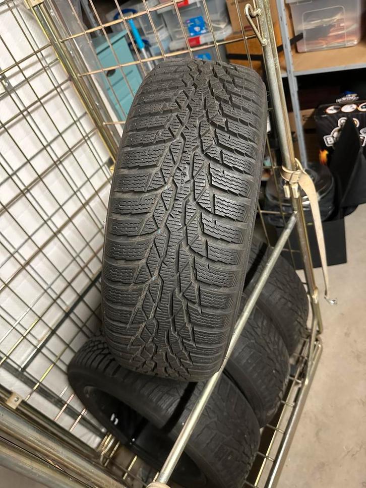Nieuwe Nokian Snowproof 195/55 R16 Winterset, Auto-onderdelen, Banden en Velgen, Banden en Velgen, Winterbanden, 16 inch, 195 mm
