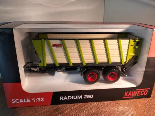Te koop Kaweco Radium 250 S silagewagen Groen doseerwalsen., Hobby en Vrije tijd, Modelauto's | 1:32, Nieuw, Tractor of Landbouw