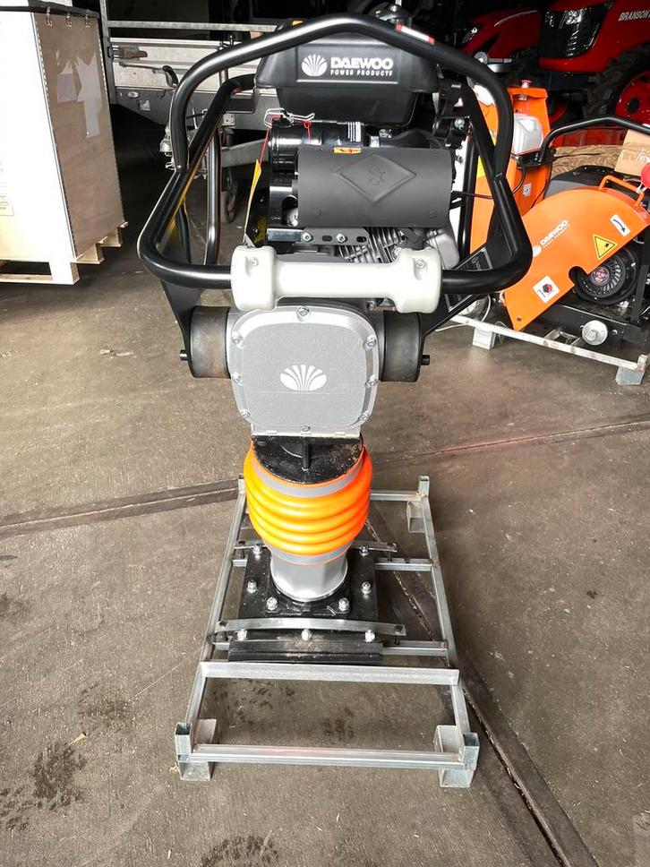 Daewoo stamper trilplaat trilstamper, Doe-het-zelf en Verbouw, Gereedschap | Machine-onderdelen en Toebehoren, Nieuw, Ophalen of Verzenden
