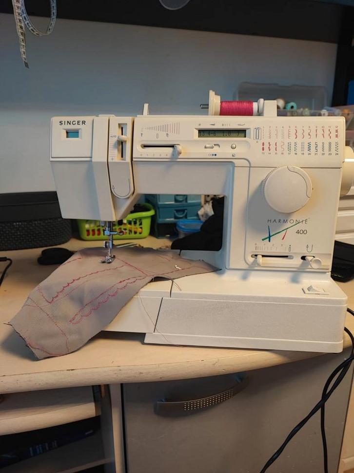 ZGAN Singer Naaimachine - Harmonie 400, Hobby en Vrije tijd, Naaimachines en Toebehoren, Zo goed als nieuw, Naaimachine, Singer