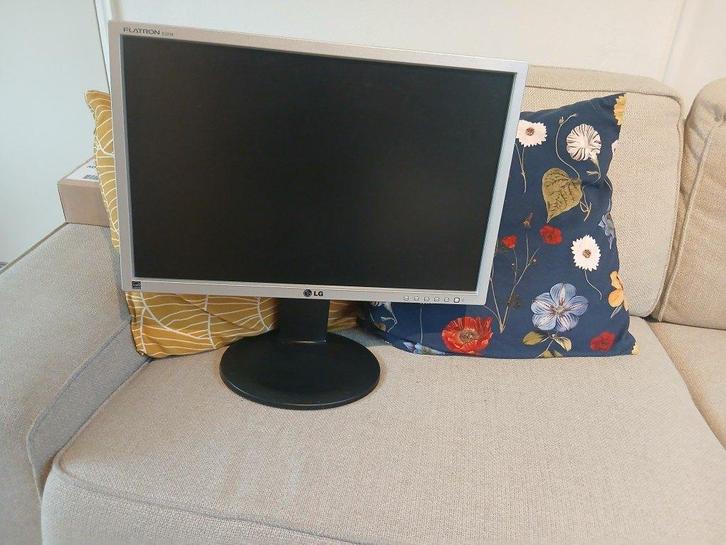 Te koop: LG Flatron Monitor, Computers en Software, Monitoren, Gebruikt, 61 t/m 100 Hz, DVI, TN, HD, 3 tot 5 ms, Ophalen of Verzenden