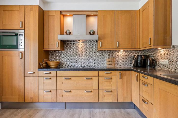 Massief eiken keuken compleet!, Huis en Inrichting, Keuken | Complete keukens, Gebruikt, Hoekkeuken, Bruin, Graniet of Steen, Ophalen