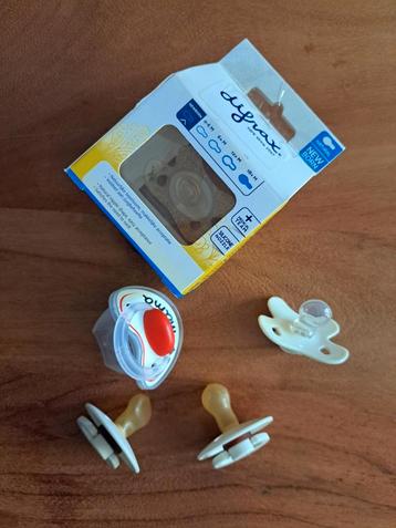 Vijf newborn fopspenen (nieuw en gratis) beschikbaar voor biedingen