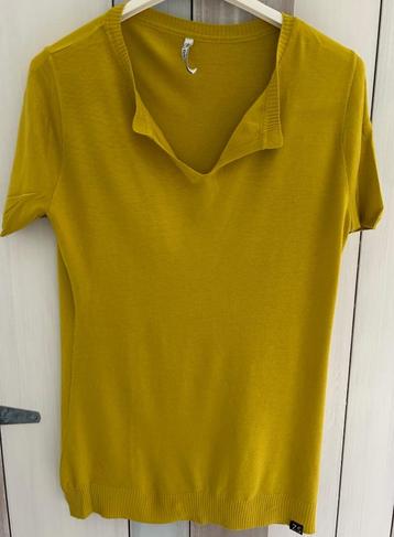 Zoso shirt – korte mouw en  V-hals, maat M beschikbaar voor biedingen